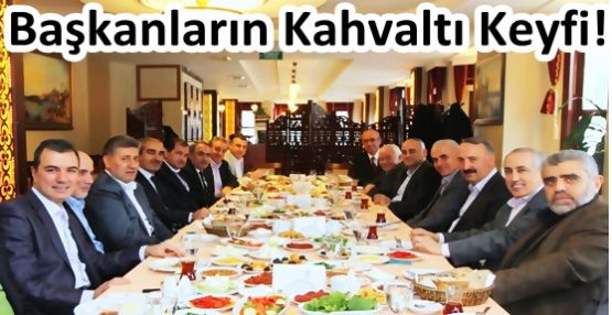Eyüp'te Eski Belediye Başkanlarının Kahvaltı Keyfi!