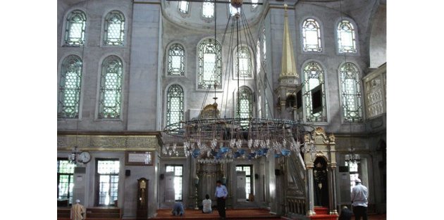 Eyüp'teki Akşemsettin Camisi tekrar ibadete açıldı