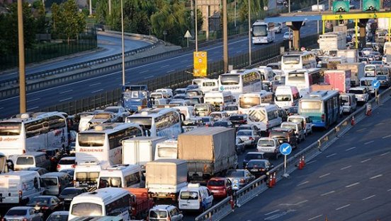 FSM ve Boğaziçi'de birer şerit trafiğe kapalı