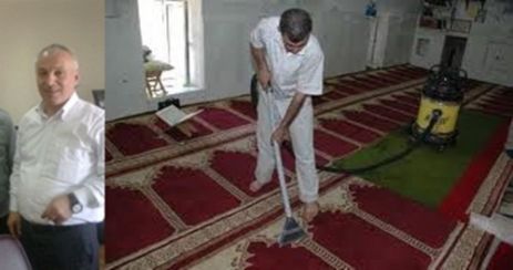 Gaziosmanpaşa Belediyesi , Ramazan ayı nedeniyle bütün camileri yıkayıp gül suyu sıkıyor. 