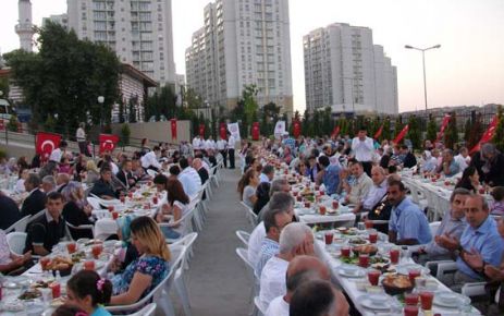 Gaziosmanpaşa Kaymakamlığı Şehit ve Gazi aileleriyle iftar yemeğinde bir araya geldi. 