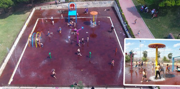 Gaziosmanpaşa'da Çocuklar Su Parkında Hem Eğleniyor Hem de Serinliyor
