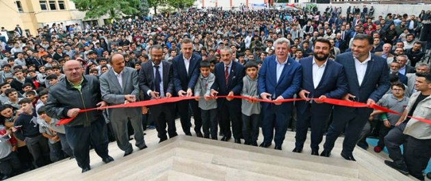 Gaziosmanpaşa’da Sadık Albayrak Gençlik Merkezi Hizmete Açıldı