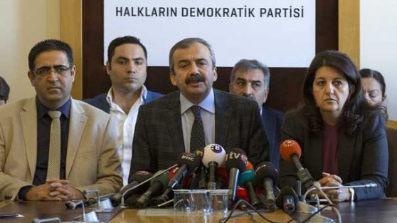 HDP'den Davutoğlu'na: Haddin değil!
