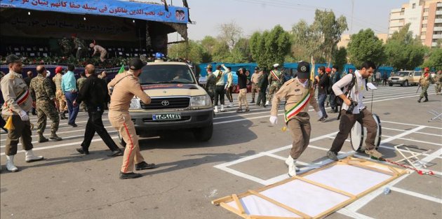 İran'da askeri geçit töreninde silahlı saldırı: 24 ölü