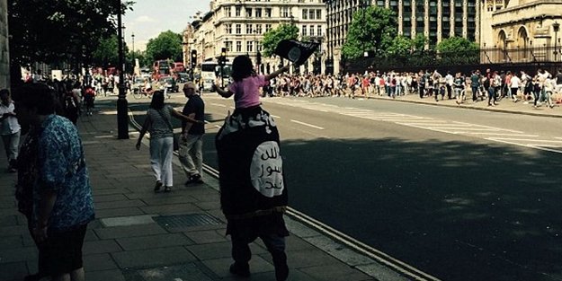 IŞİD Londra sokaklarında!