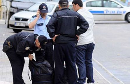 İstanbul'da bomba alarmı: Paketten patlayıcı madde çıktı!