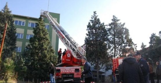 İstanbul'da fabrika yangını: 3 yaralı
