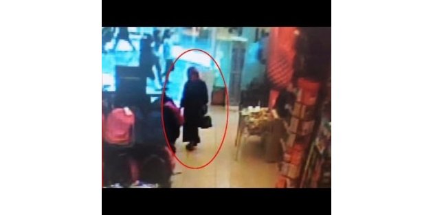 Kadın Hırsızı, Çift Çanta Görüntüsü Yakalattı