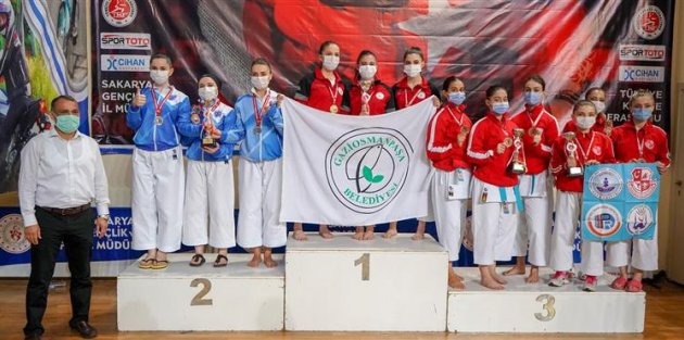 Karatede Türkiye 3.'lüğü Gaziosmanpaşa’nın