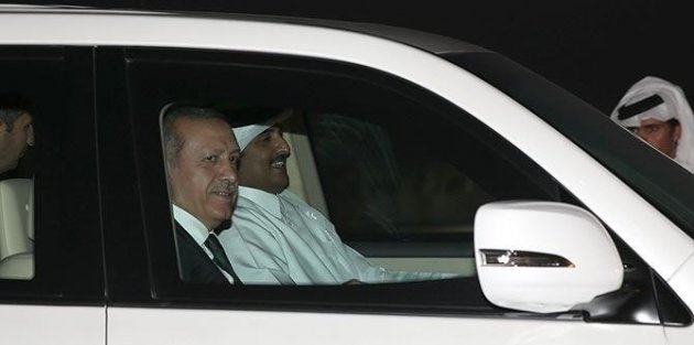 Katar Şeyhi Erdoğan'a şoförlük yaptı