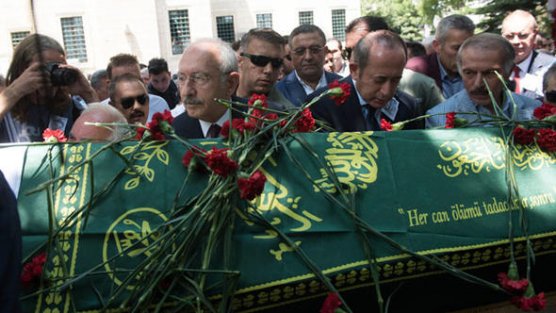 Kılıçdaroğlu Bayrampaşa eski İlçe Başkanı Gürdal'ın cenaze törenine katıldı