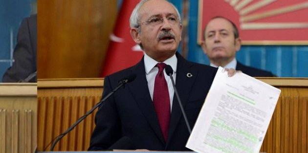 Kılıçdaroğlu, Davutoğlu'nun istediği belgeleri gösterdi