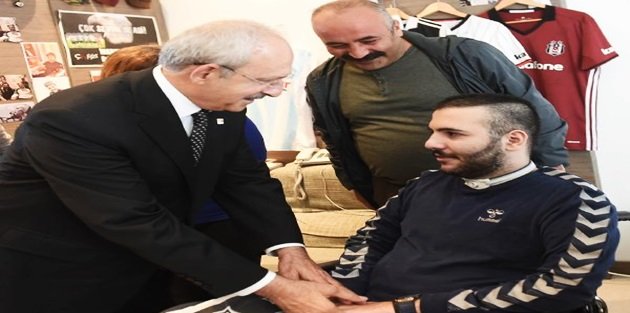 Kılıçdaroğlu, Serseri Kurşunun Felç Ettiği Lise Öğrencsi Ahmet Emre'yi Ziyaret Etti