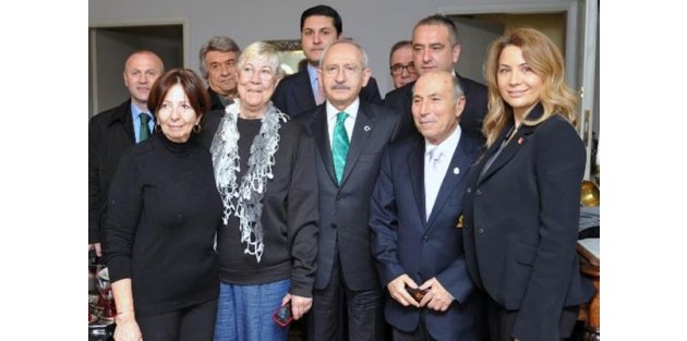 Kılıçdaroğlu'ndan Müzeyyen Senar'ın ailesine taziye ziyareti