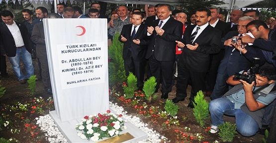 Kızılay’ın kurucularına Eyüp'te anıt mezar yapıldı..