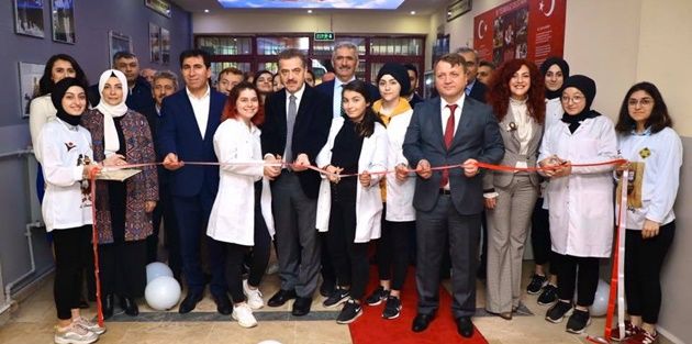 Küçükköy Meslek Lisesinde TUBİTAK 4006 Bilim Fuarı açıldı
