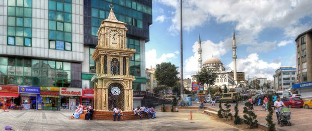 Küçükköy Meydanı Saat Kulesi’yle bir başka güzel