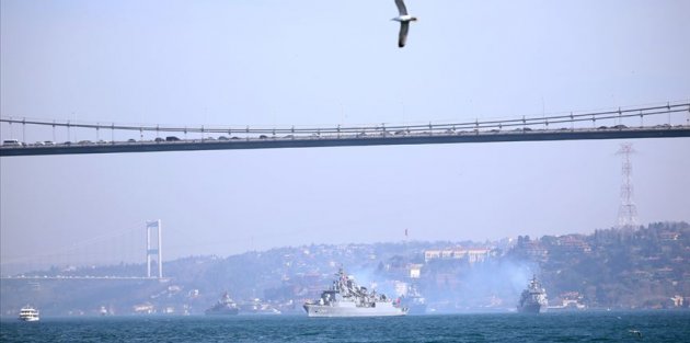 'Mavi Vatan 2019 Tatbikatı' tamamlayan gemiler İstanbul Boğazı'ndan geçti