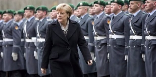 Merkel'den son hamle! Avrupa ordusunu kuruyor