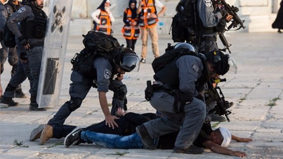 Mescid-i Aksa'da kılınacak cuma namazı için İsrail sınır muhafızları da Kudüs'e getirildi