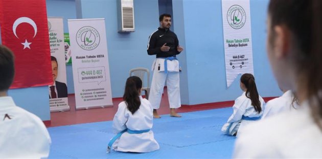 Milli Karateci Av. Fatih Sadullah Selman Gaziosmanpaşalı Sporcularla Buluştu