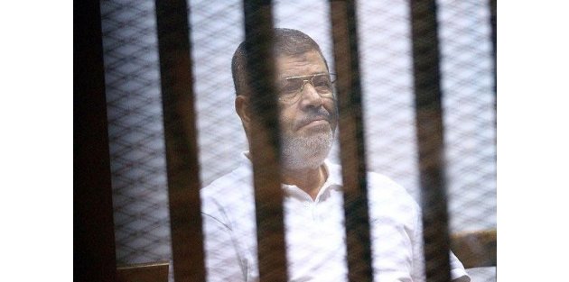 Mursi'ye idam kararına New York'ta protesto