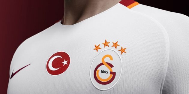 Oumar Niasse'den Galatasaray'a transfer mesajı.