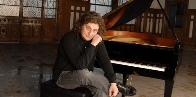 Piyanist Tuluyhan Uğurlu Sultangazi'de konser verecek