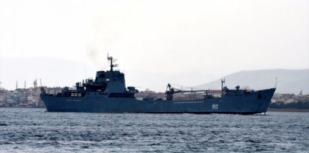 Rus savaş gemisi Suriye'ye doğru yola çıktı!