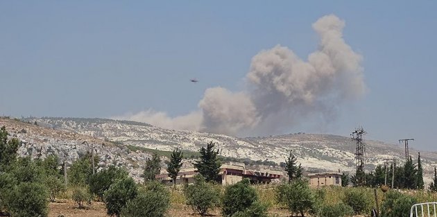 Rusya ve Esed güçleri İdlib ve Hama'da sivil yerleşimler ile bir okulu vurdu