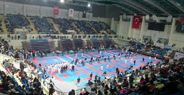 Şampiyonada Arnavutköy Belediyespor Rüzgarı