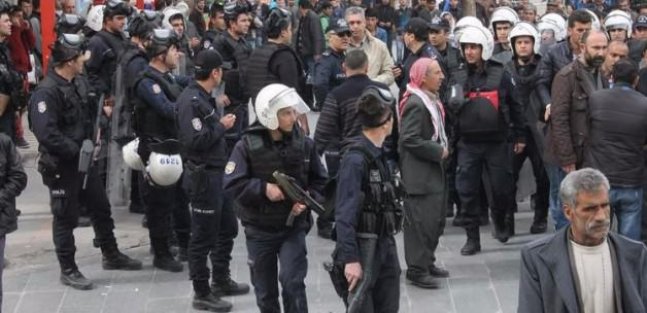 Siirt'te polise saldırı: 7 yaralı!