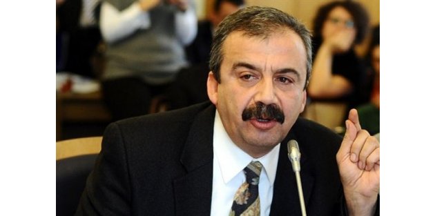 Sırrı Süreyya Önder siyaseti bırakıyor!