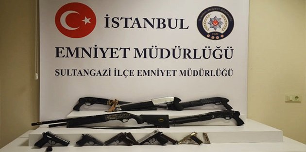 Sultangazi'de Çuval İçerisinde Tüfek ve Silahlar Ele Geçirildi