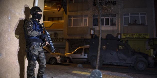 Sultangazi'de 'Dur' İhtarına Uymayan Araca Polis Ateş Açtı : 2 Ölü, 2 Yaralı