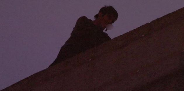 Sultangazi'de İntihara Kalkışan Şahıs Çatıda Sigara İçti