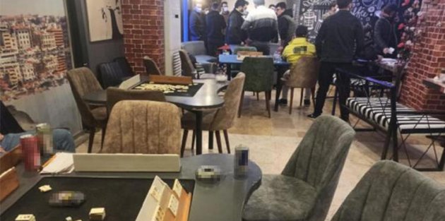 Sultangazi'de kafede oyun oynayanlara 50 bin lira ceza kesildi