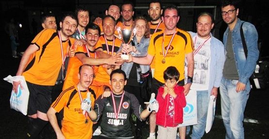 Sultangazi'de Kurumlararası Futbol Turnuvası