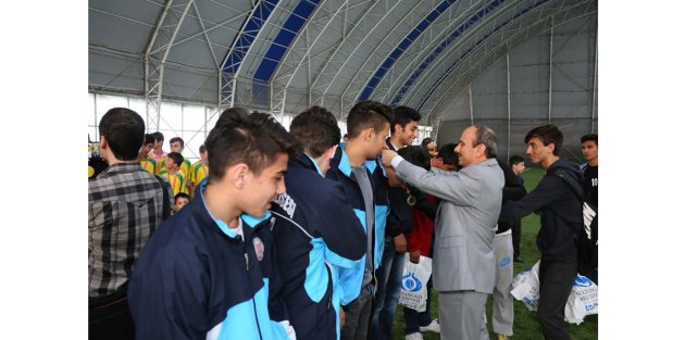 Sultangazi'de Okullararası Spor Turnuvası