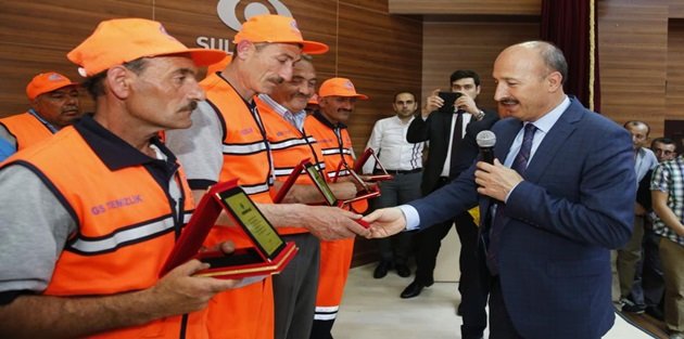 Sultangazi'de Temizlik İşçilerine Motivasyon Ödülleri