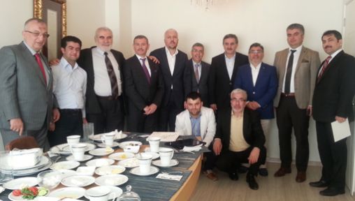 Suriçi yönetim kurulu kahvaltılı toplanıyor