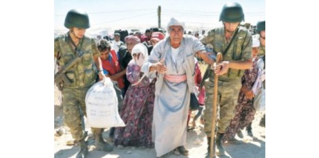 Suriyeli Kürtler Türkiye'de Sınır Hattında