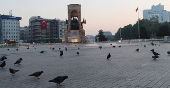 Taksim Meydanı yaya ve araç trafiğine açıldı