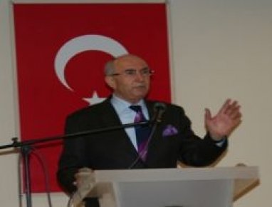 Türk Kızılayı Genel Başkanı Tekin Küçükali Ak partili gençlerle
