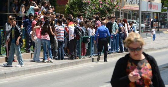 Türkiye'de telefonlar kilitlendi