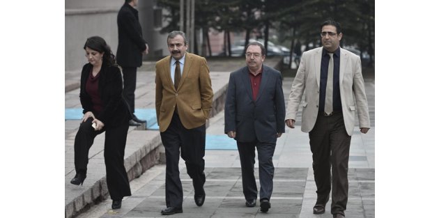 Uras: Devlet heyeti Öcalan ile 4 kez görüştü