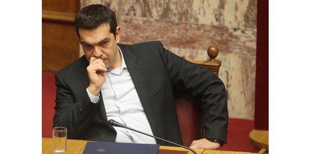 Yunanistan'da sonuçları merakla beklenen referandum başladı