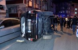 Gaziosmanpaşa'da park halindeki 6 otomobile çarpan sürücü yaralandı