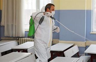 Gaziosmanpaşa'da okullar sınavlar öncesi dezenfekte...
